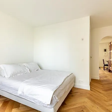 Parisian In The 5th * Paříž