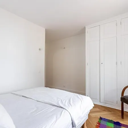 Apartmán Parisian In The 5th *